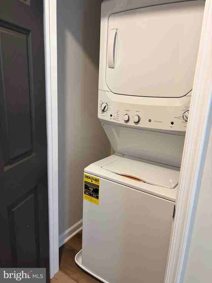 517 Amherst St - Photo 7 of 14