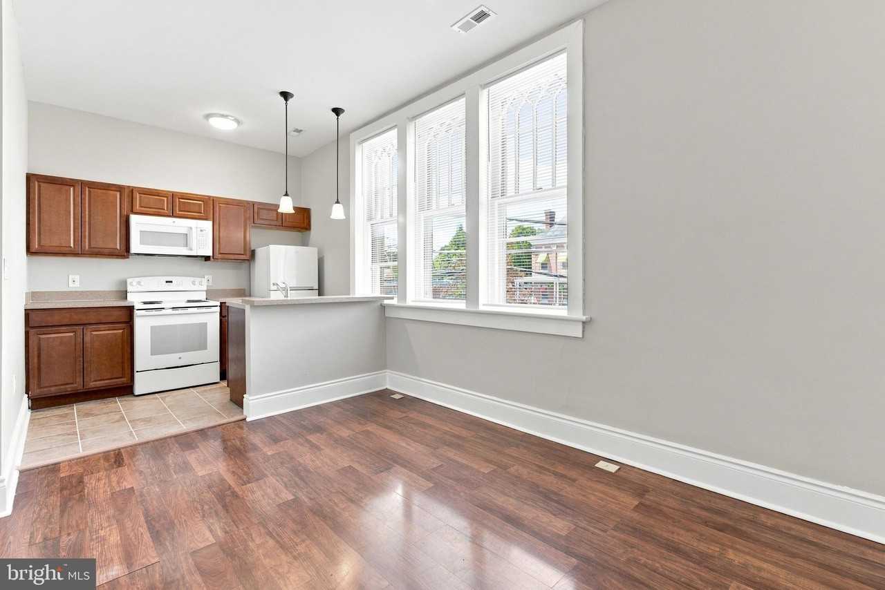 132 N Braddock St #201 - Photo 3 of 18