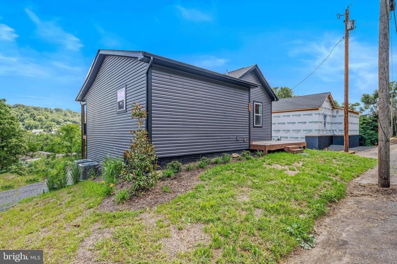 33A ET ANDREWS WAY - Photo 7 of 31