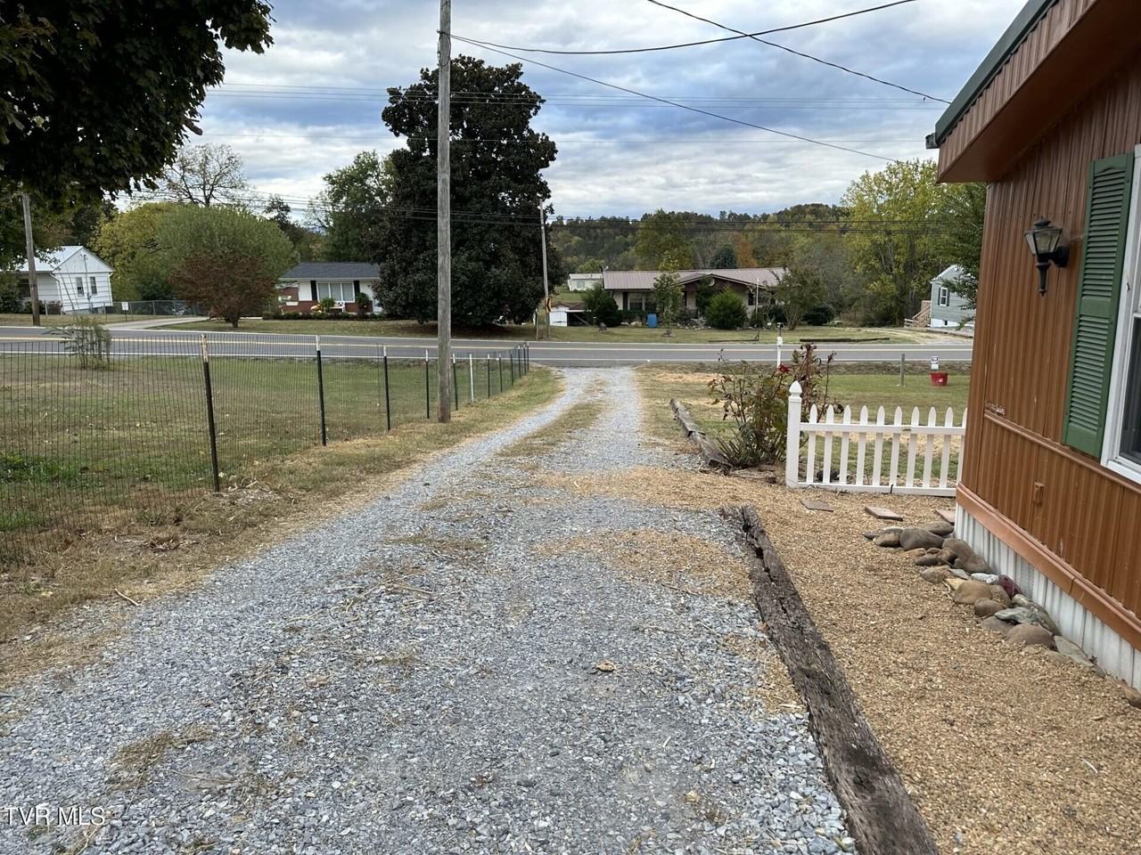 4280 Newport Hwy - Photo 3 of 19