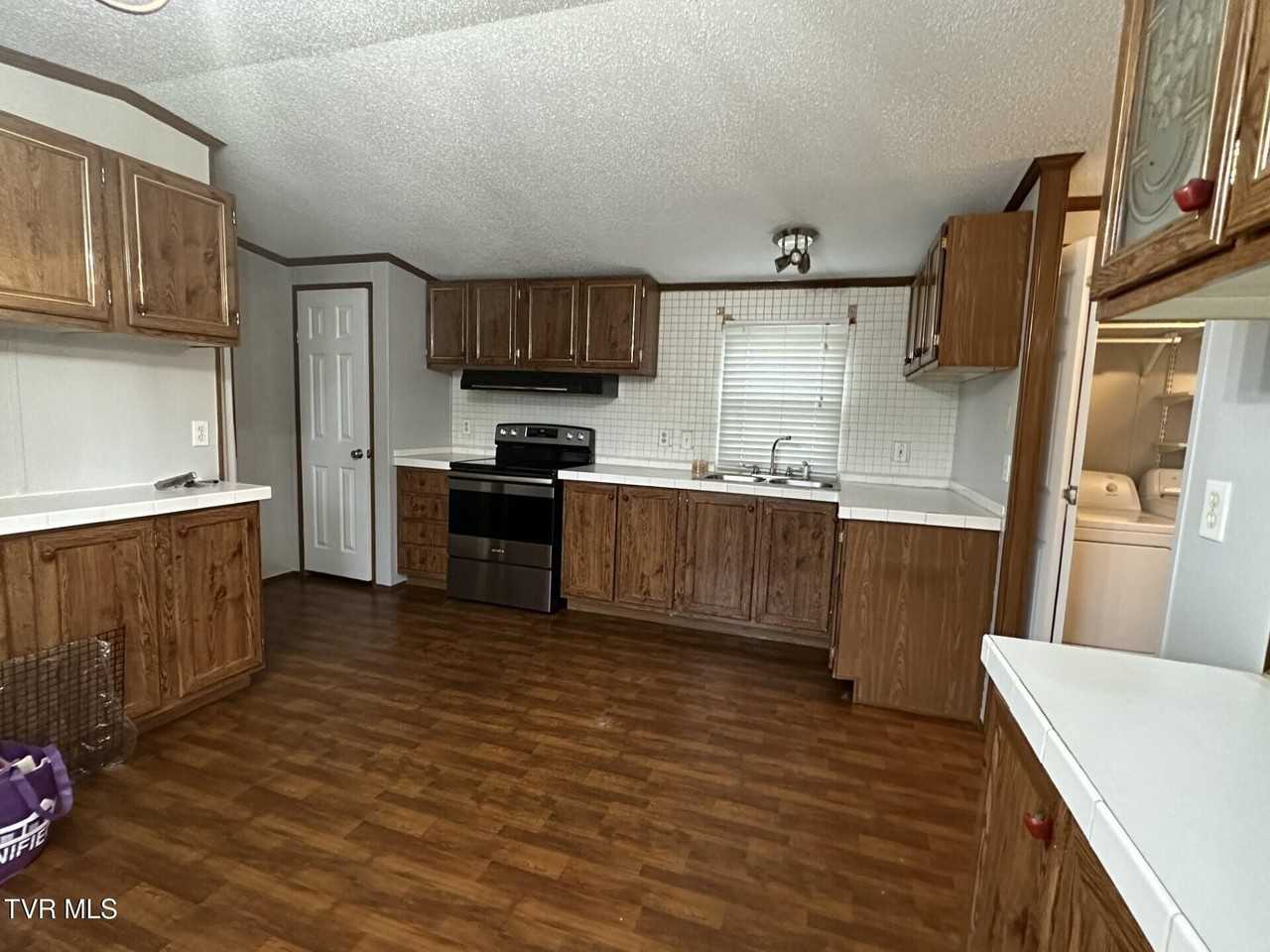 4280 Newport Hwy - Photo 4 of 19