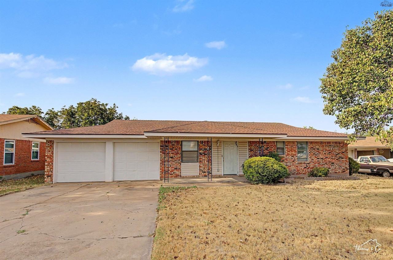 2310 Reilly Rd - Photo 2 of 22