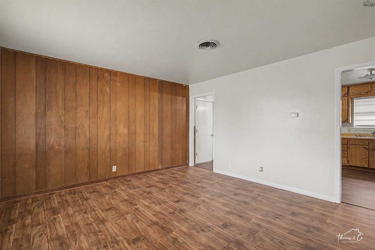 2310 Reilly Rd - Photo 4 of 22