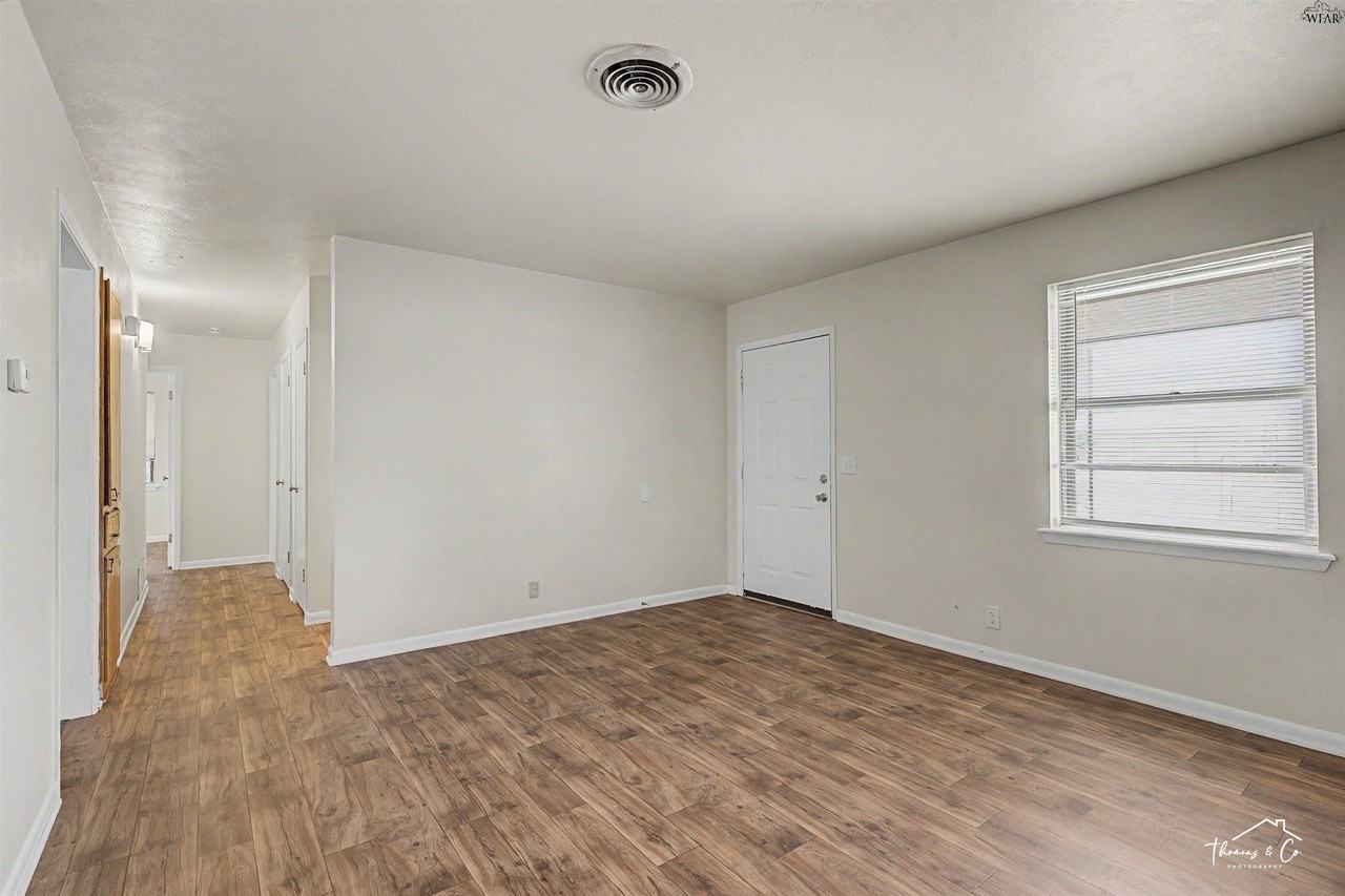 2310 Reilly Rd - Photo 6 of 22
