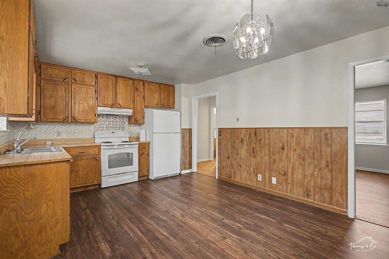 2310 Reilly Rd - Photo 7 of 22