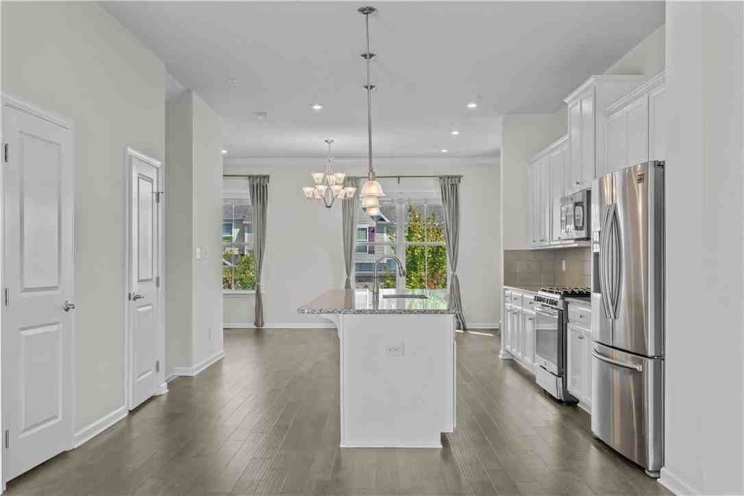 3022 Mahican Cir - Photo 7 of 35