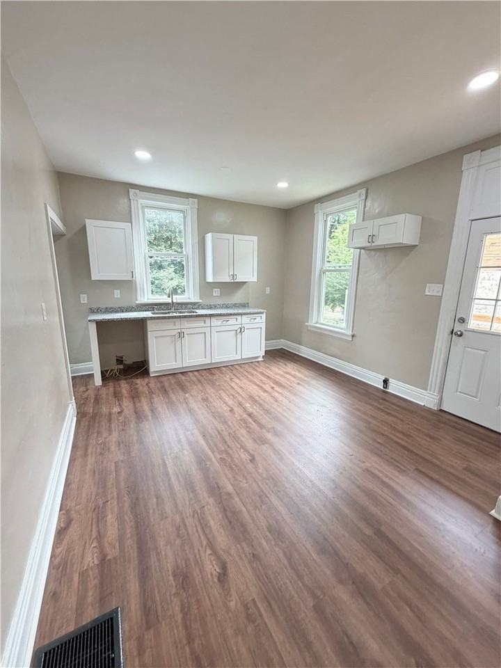 1918 7th Ave #REAR - Photo 6 of 26