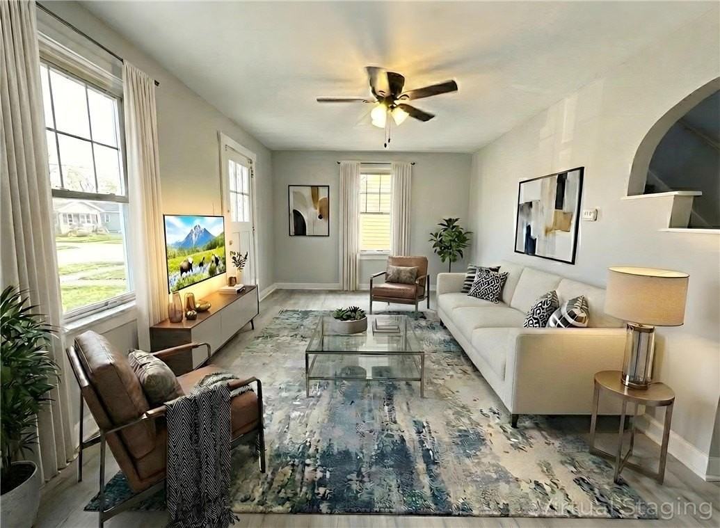 927 Vankirk St - Photo 2 of 7