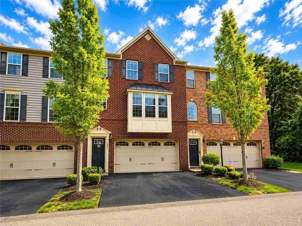 1502 Pointe View Dr - Photo 2 of 50