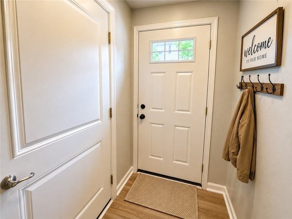 1502 Pointe View Dr - Photo 4 of 50