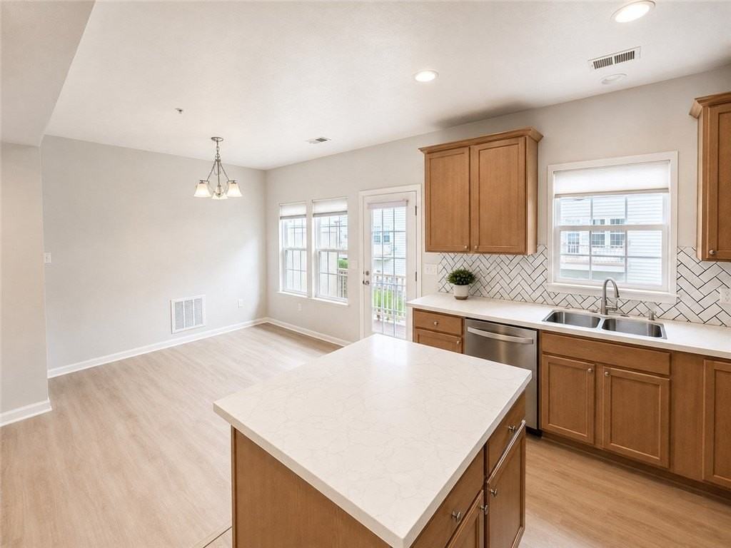 1502 Pointe View Dr - Photo 6 of 50