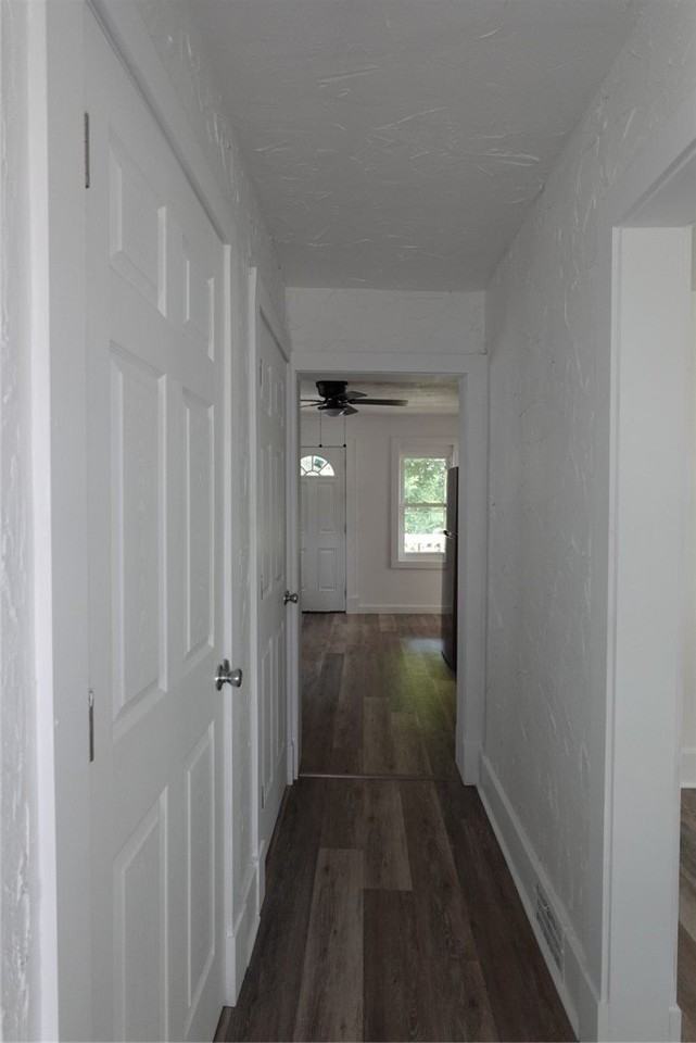 235 Wayne St - Photo 6 of 20