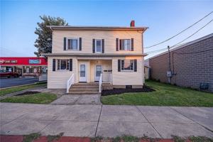 featured image of 427 Adams St #4