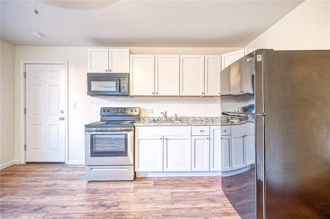 427 Adams St #4 - Photo 3 of 11