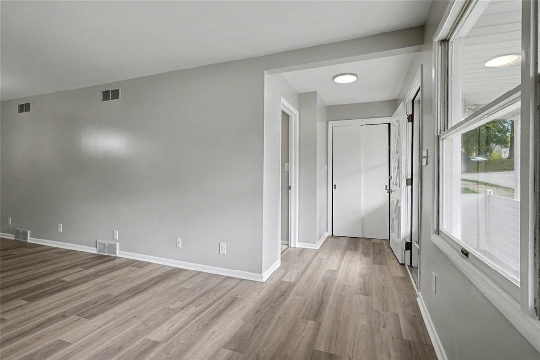 841 E Lutton St - Photo 5 of 37