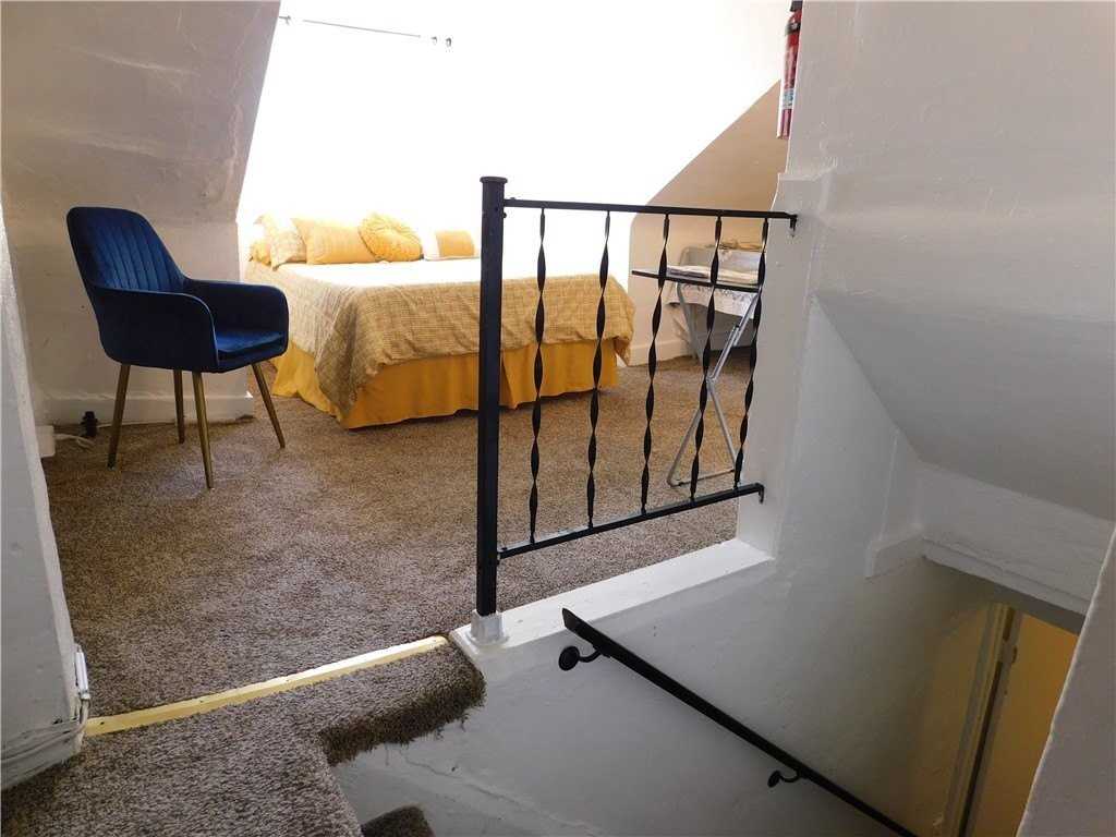 5365 Hillcrest St - Photo 2 of 12