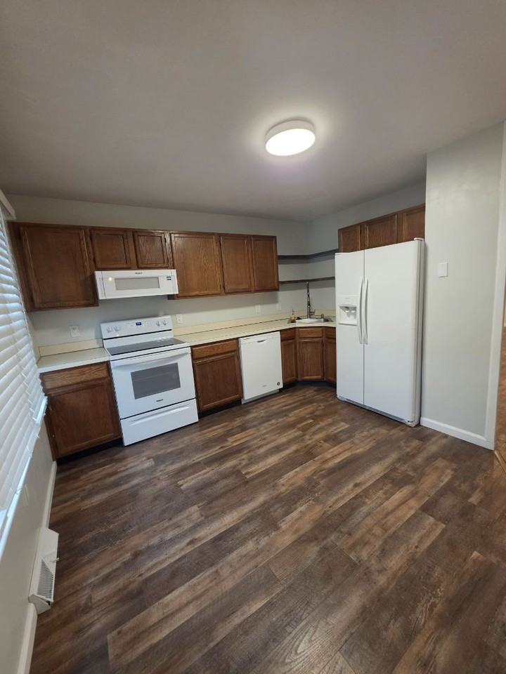 103 Edward Lee Ct - Photo 3 of 10
