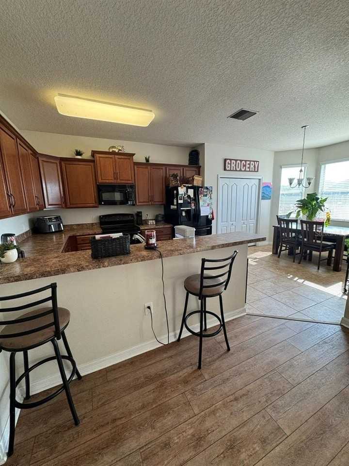 2515 Torrens Dr - Photo 6 of 20