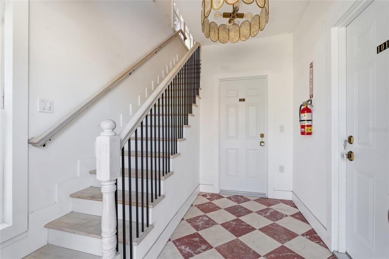 326 6th Ave N #204 - Photo 2 of 13