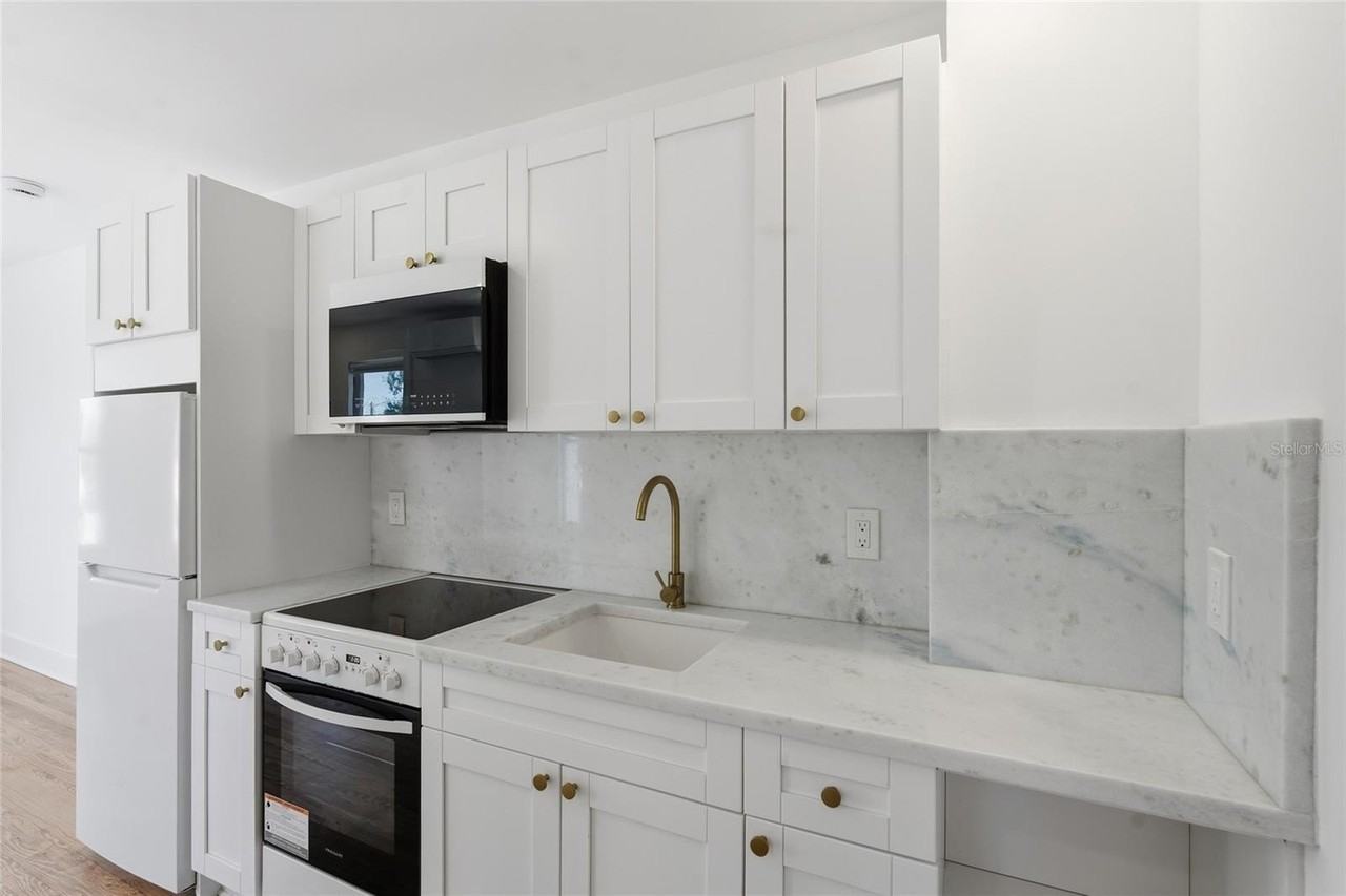 326 6th Ave N #204 - Photo 5 of 13