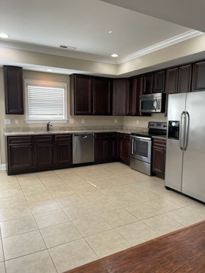 1864 Gate Tower Way Ne - Photo 3 of 10