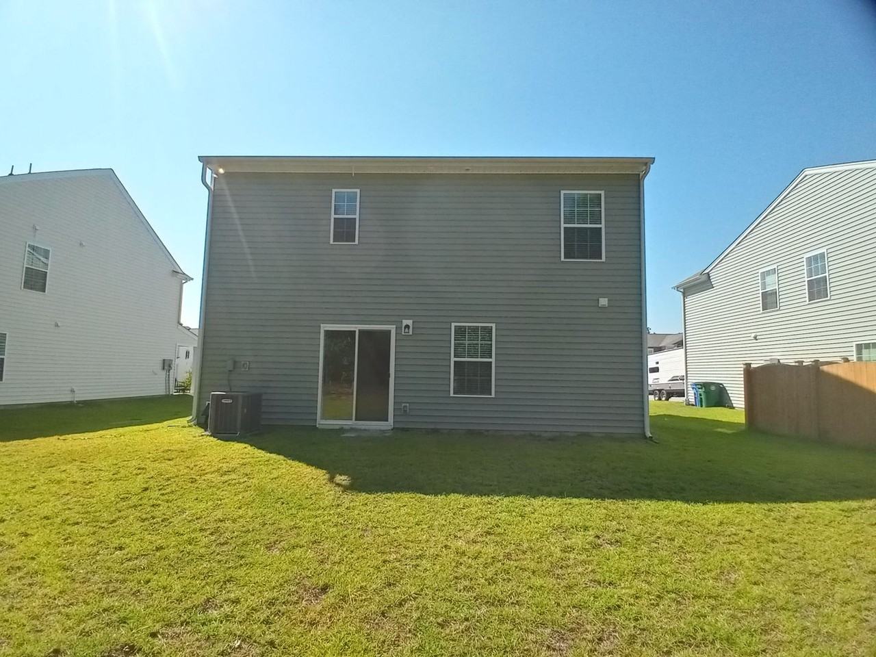70 Parkwood Ct - Photo 3 of 31