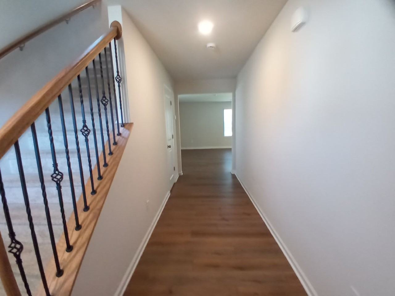 70 Parkwood Ct - Photo 5 of 31