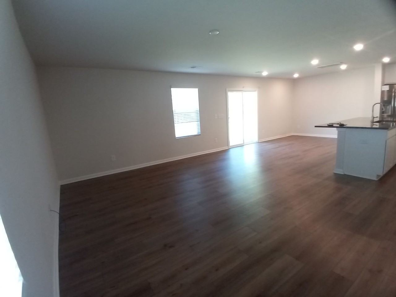 70 Parkwood Ct - Photo 6 of 31