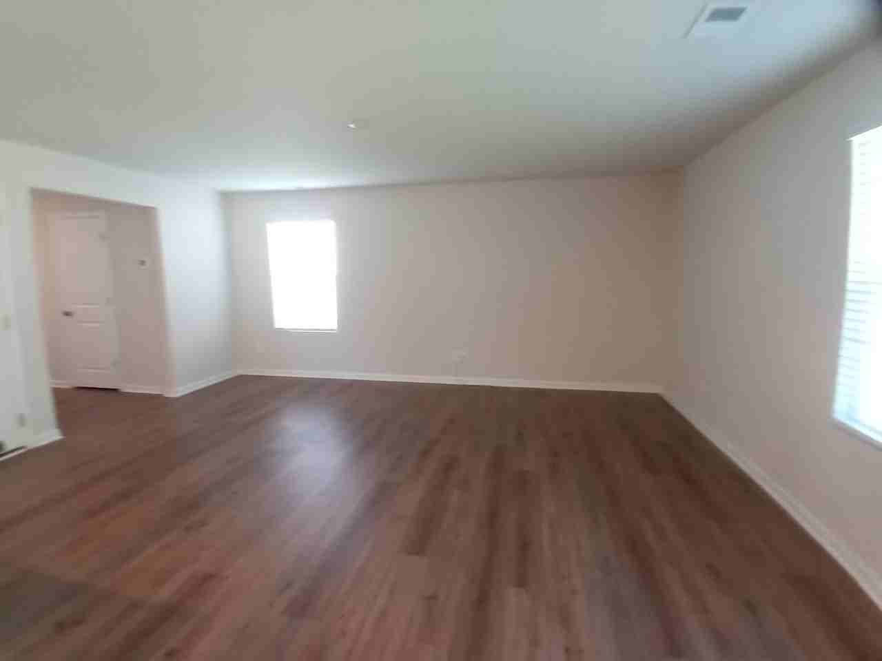 70 Parkwood Ct - Photo 7 of 31