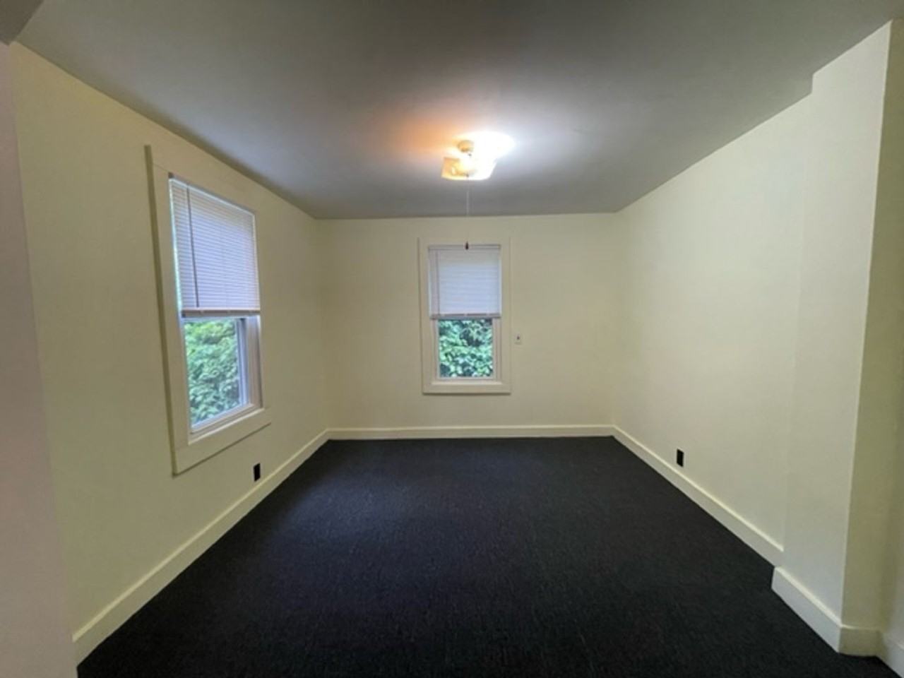 81 Summit Ave - Photo 4 of 8