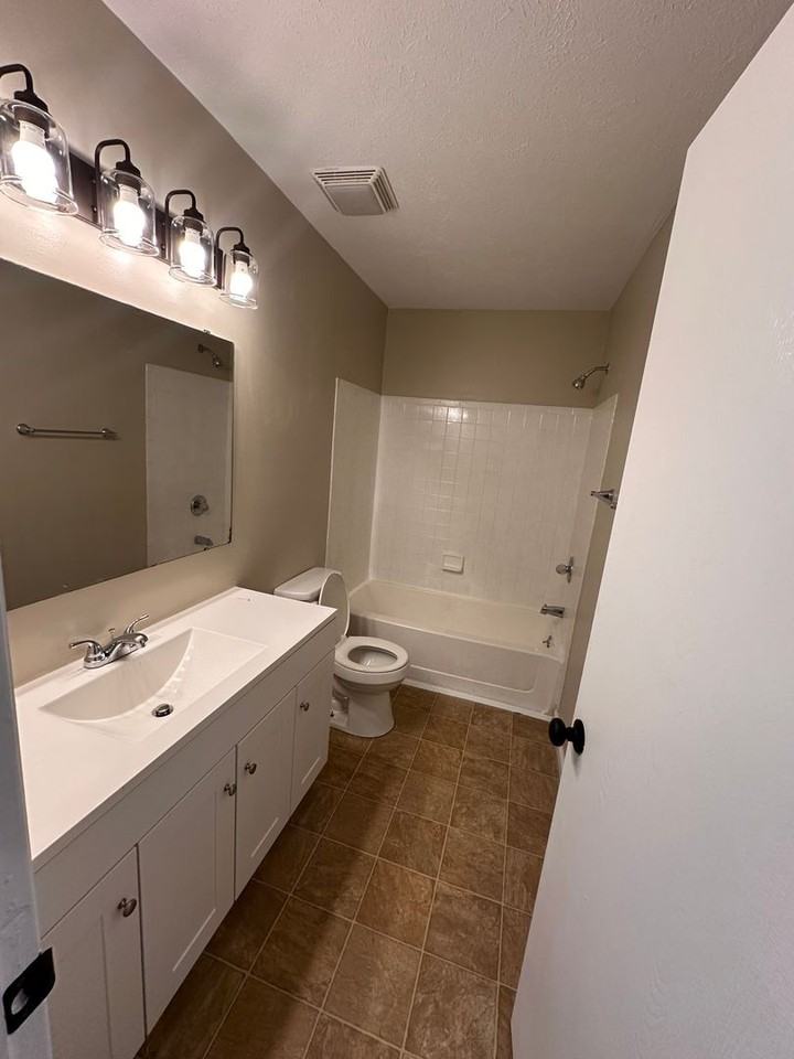 8570 Fairway Trl - Photo 7 of 16