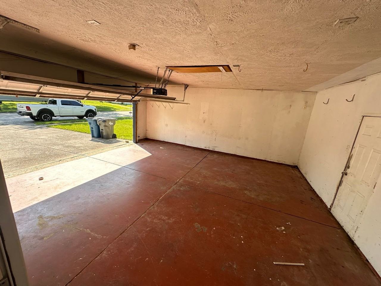 2030 Monroe St - Photo 5 of 23