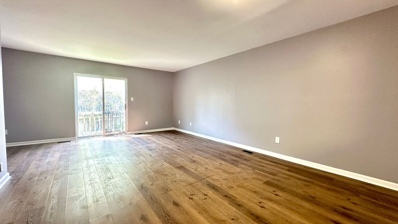 704 Saint Peters Ct - Photo 5 of 21