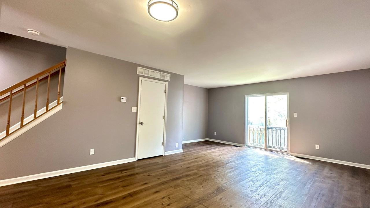 704 Saint Peters Ct - Photo 6 of 21