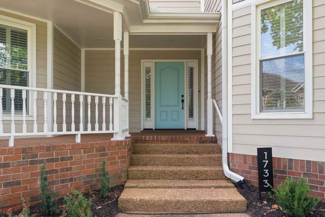 1733 Carriage Ct - Photo 6 of 50