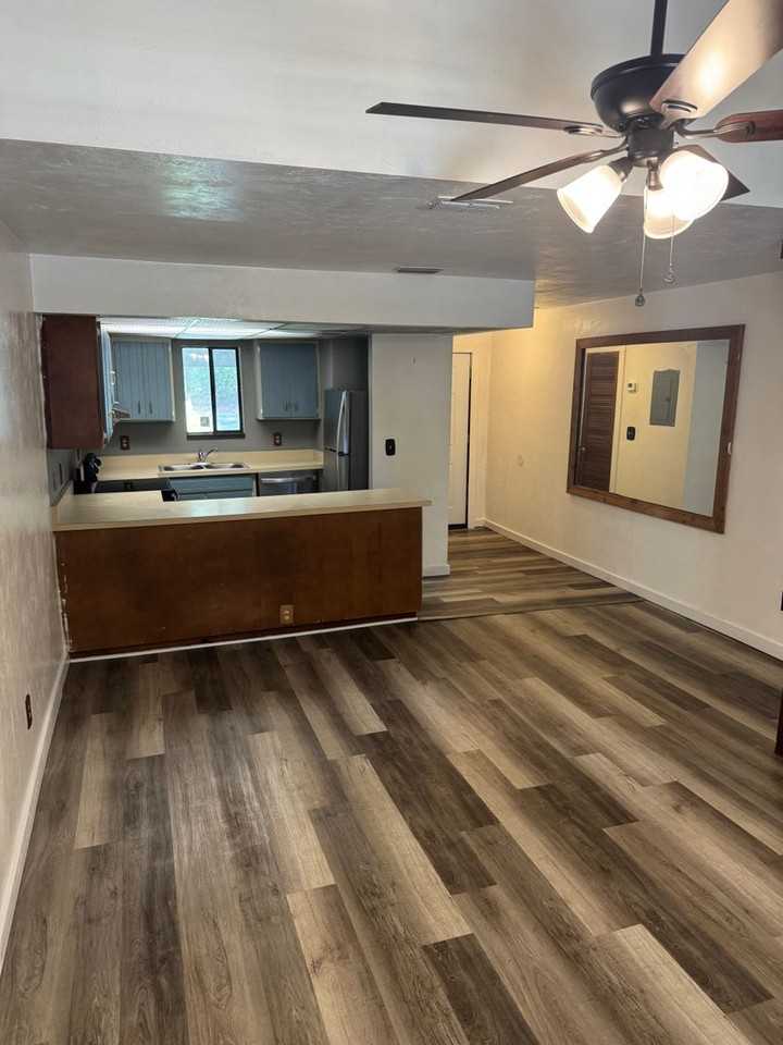 1011 Sharer Ct - Photo 3 of 10