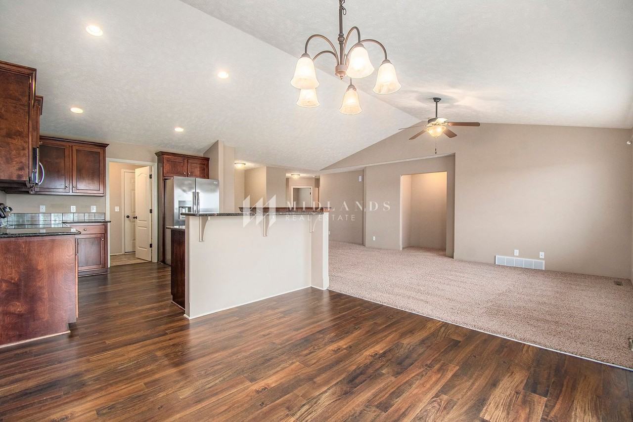19709 Marinda St - Photo 5 of 16