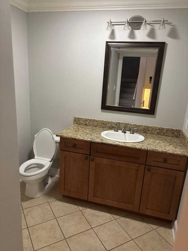 808 Desoto St - Photo 2 of 7