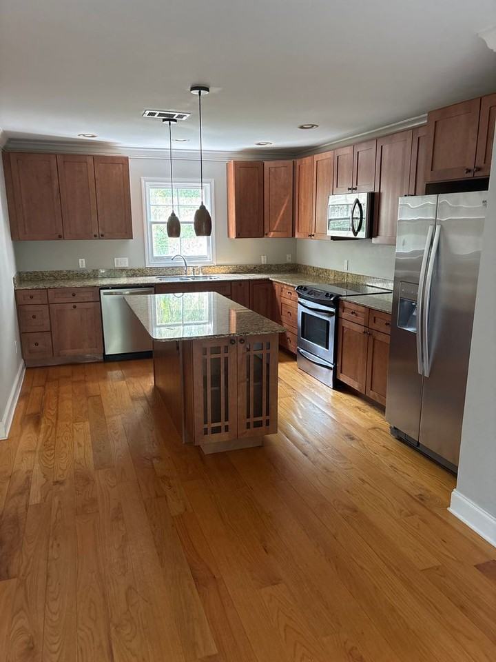 808 Desoto St - Photo 3 of 7