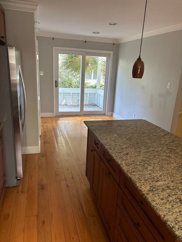 808 Desoto St - Photo 4 of 7