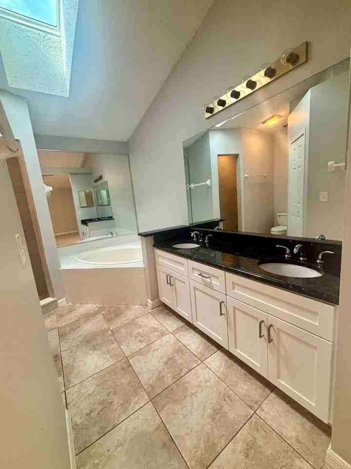 508 Winding Oak Ln - Photo 3 of 11