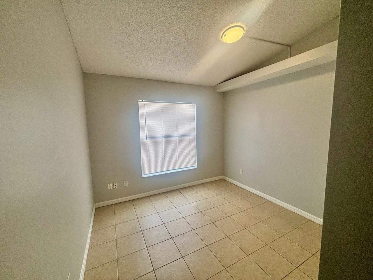 508 Winding Oak Ln - Photo 5 of 11