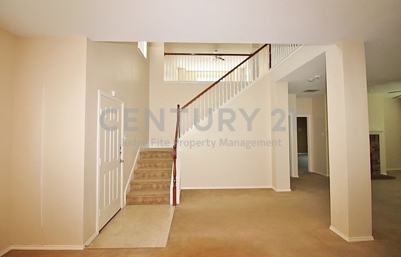 8420 Ridge Creek Dr - Photo 2 of 20