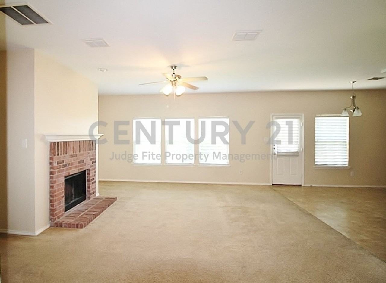 8420 Ridge Creek Dr - Photo 4 of 20