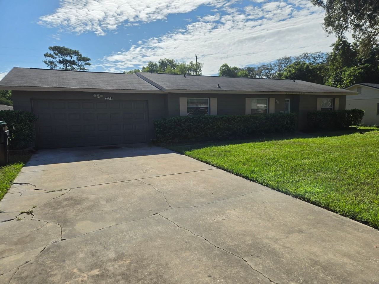 2217 Villano Ave - Photo 2 of 25