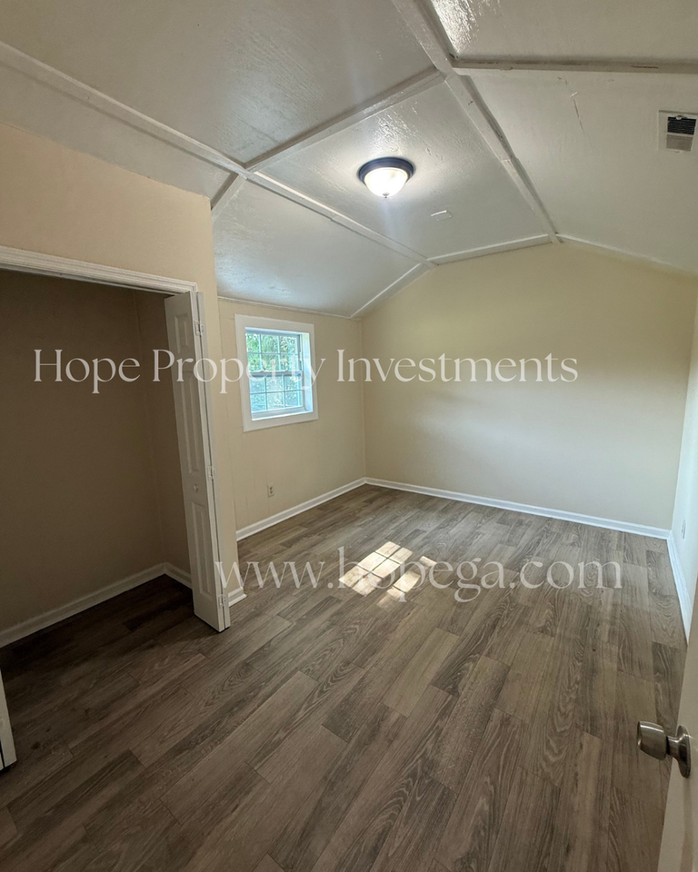 321 Swygert Rd - Photo 2 of 10