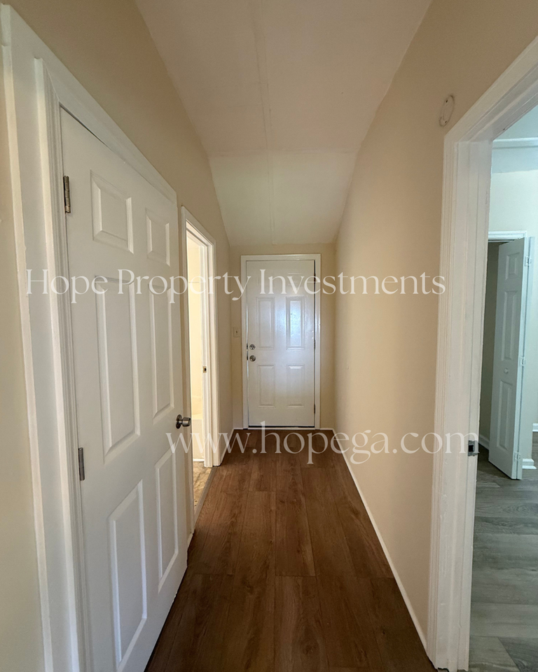 321 Swygert Rd - Photo 4 of 10