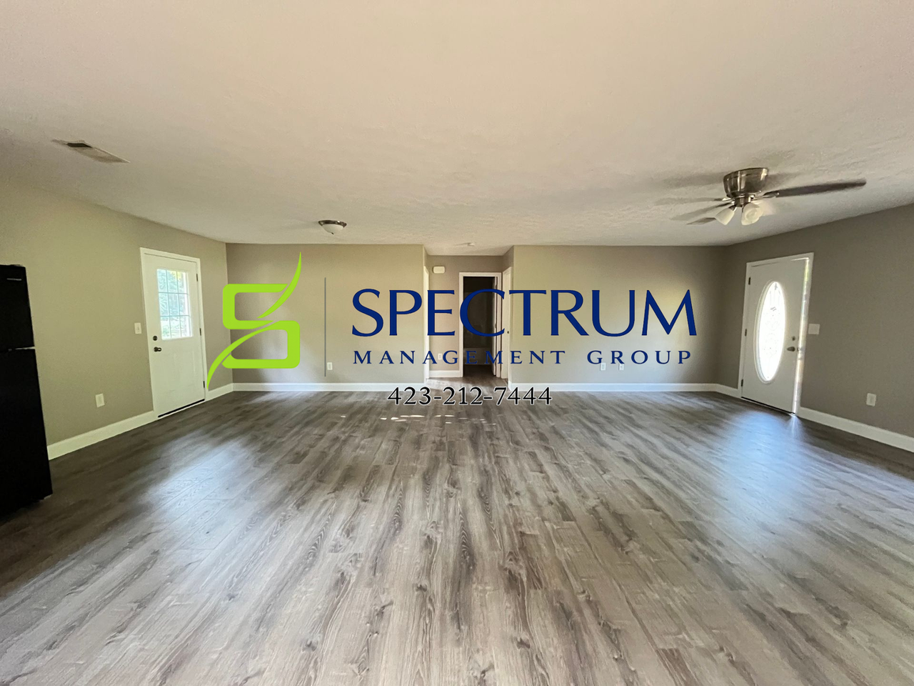 2069 Lindsey Ln - Photo 4 of 22