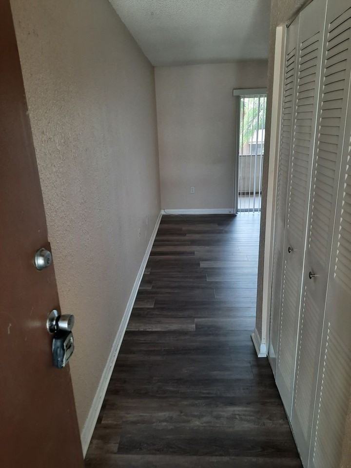 374 115th Ave N - Photo 3 of 18