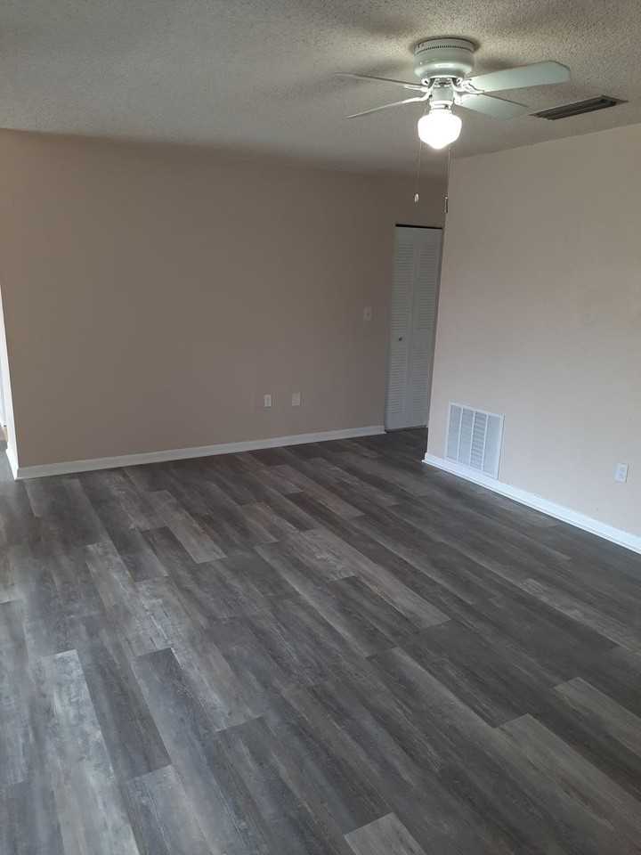 374 115th Ave N - Photo 4 of 18